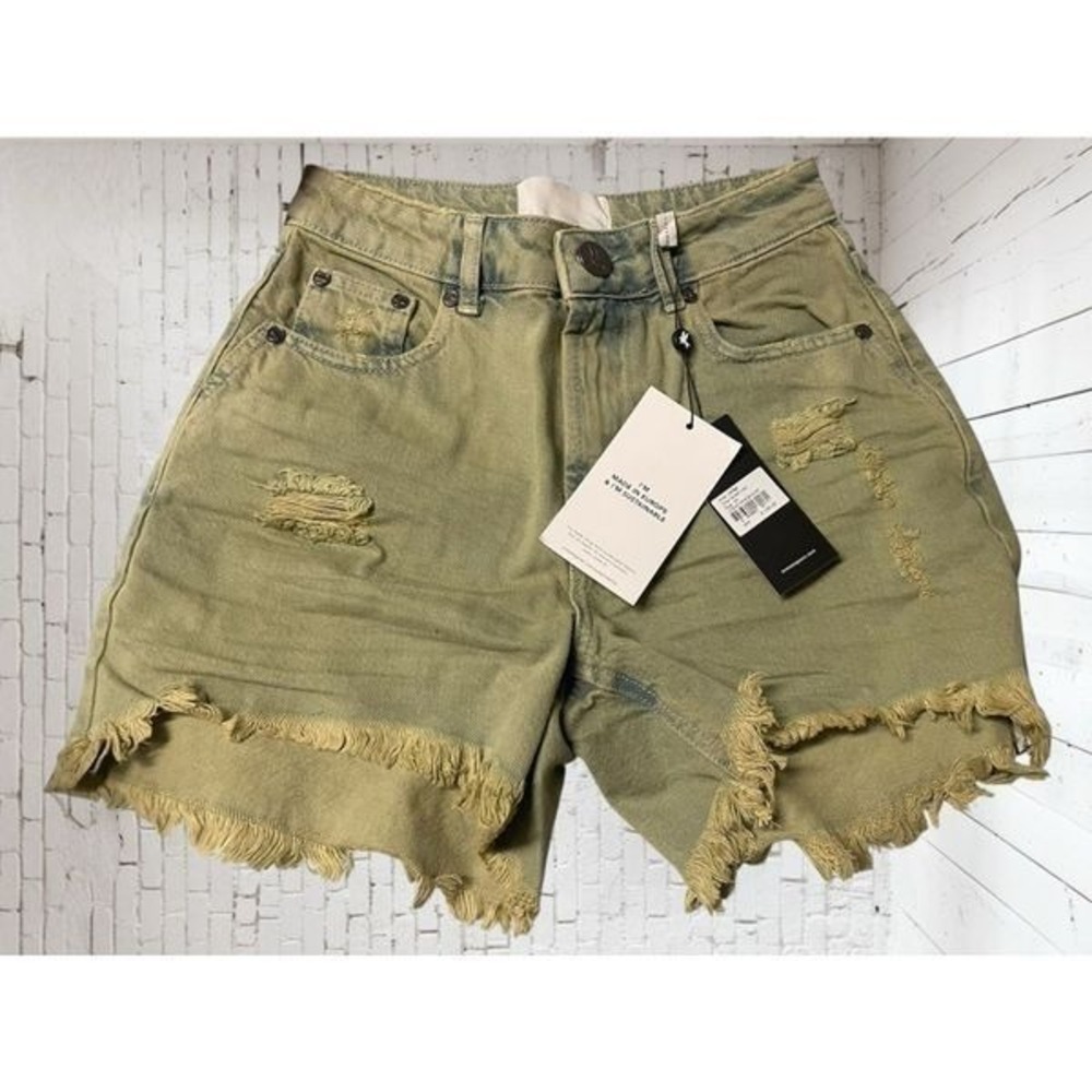 One-Teaspoon Legend High Waisted Mom khaki haz Sz. 23" run Big!!